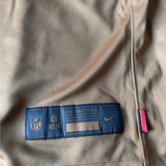 Tampa Bay Buccaneers Tom Brady Nike Salute To Service NFL Limited Jersey - Picture 6 of 10